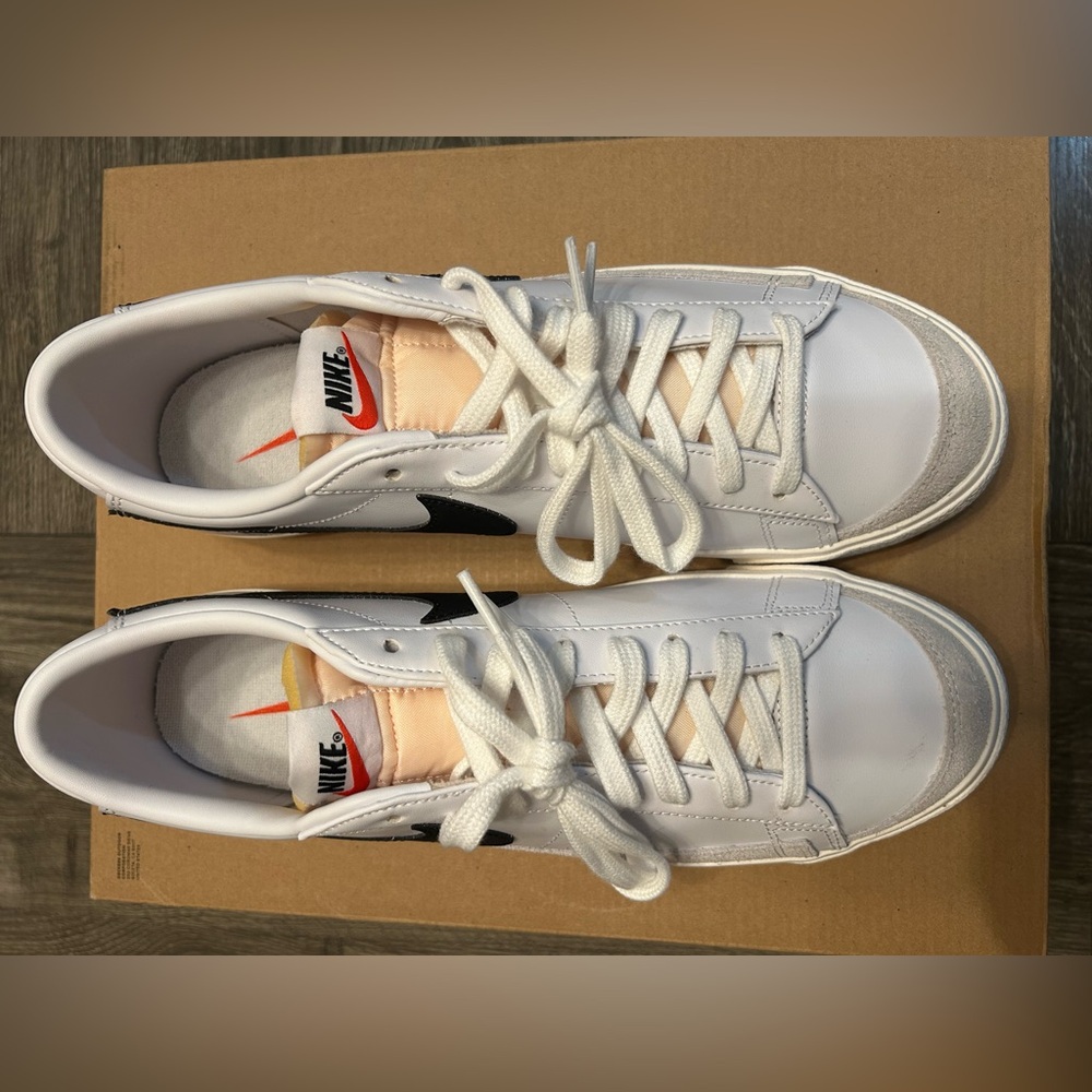 Nike Low Top Men Blazer 77 Vintage Shoe